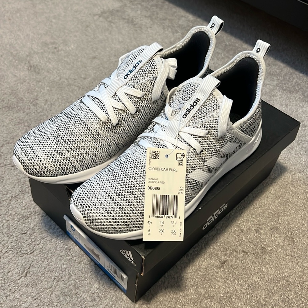 NWT Adidas Cloudfoam Pure Sneaker